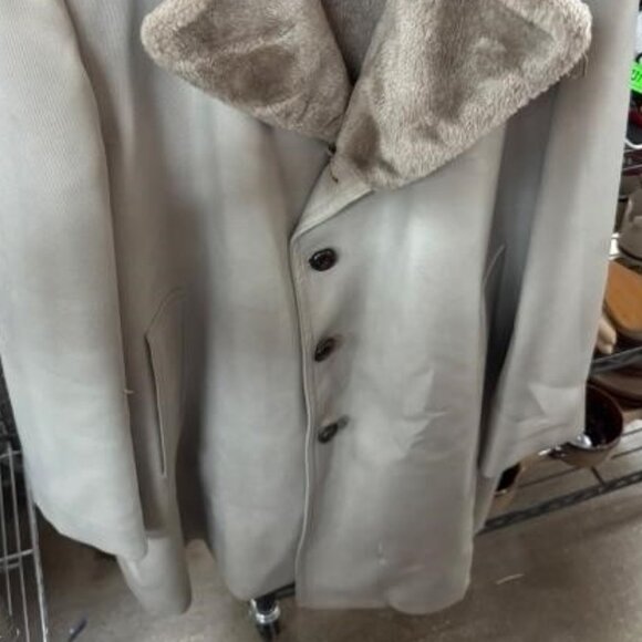 London Fog Overcoat with Fur Collar - Picture 5 of 6